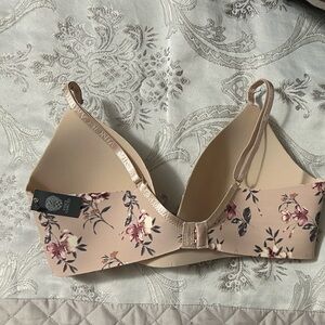 NWT Vince Camuto Floral Bra - Cream and Pink